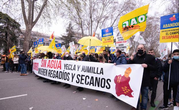 Decenas de autobuses y medio centenar de camiones irán a la protesta de Madrid