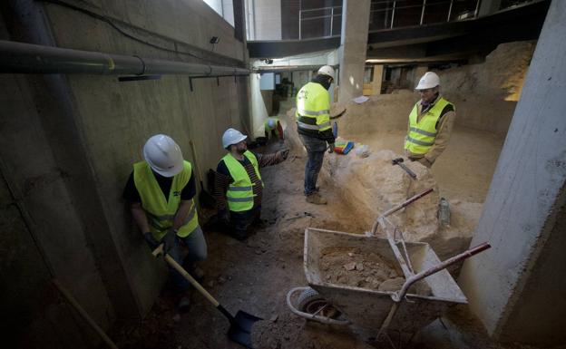 La ampliación bajo tierra del Museo de la Muralla de Murcia da sus primeros pasos