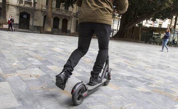 Arrestado tras ser interceptado en patinete a gran velocidad por Murcia