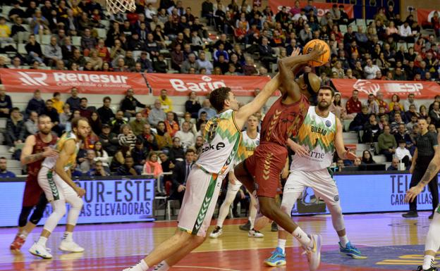 El UCAM se divierte adelantando los deberes ante el Bilbao