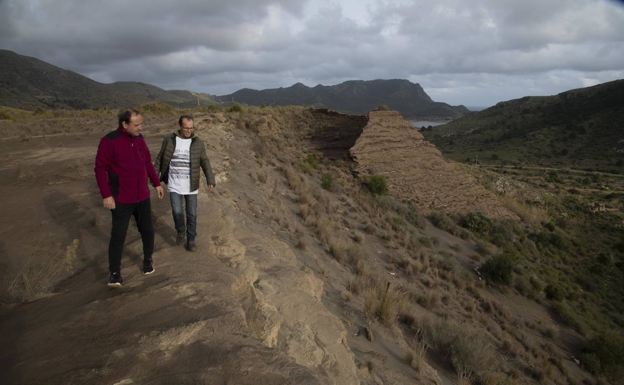 Los vecinos redoblan su lucha por sellar balsas mineras en la zona mediterránea