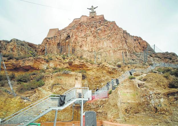 El Castillo de Monteagudo no podrá ser visitado tras su rehabilitación