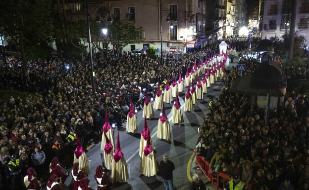 La procesión del Santo Entierro de Cartagena saldrá una hora antes para ganar público en la recogida