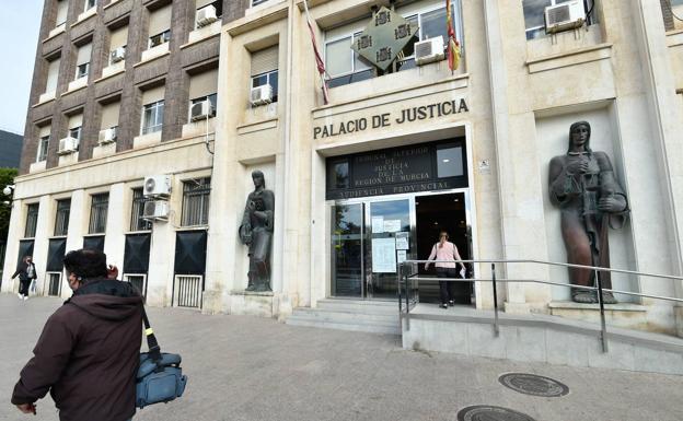 La Audiencia avala el archivo de la querella de los socios de un despacho legal contra su fundador