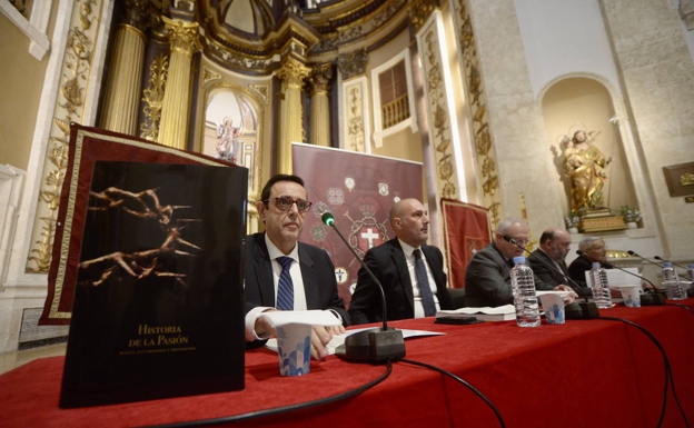 El Cabildo de Cofradías de Murcia celebra su 75 aniversario con el libro ‘Historia de la Pasión’