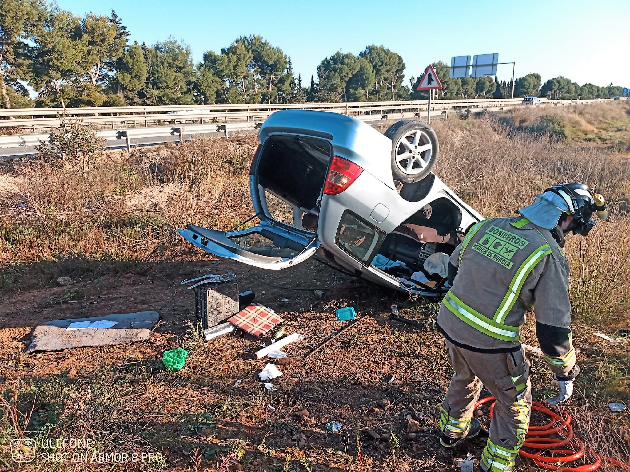 Dos heridos de 82 y 72 años al salirse de la vía con su coche en San Javier