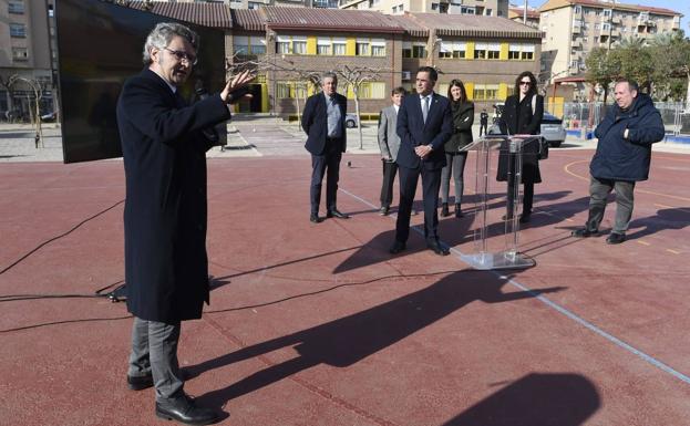 El Ayuntamiento de Murcia destinará más de dos millones para mejorar el sombraje en los colegios