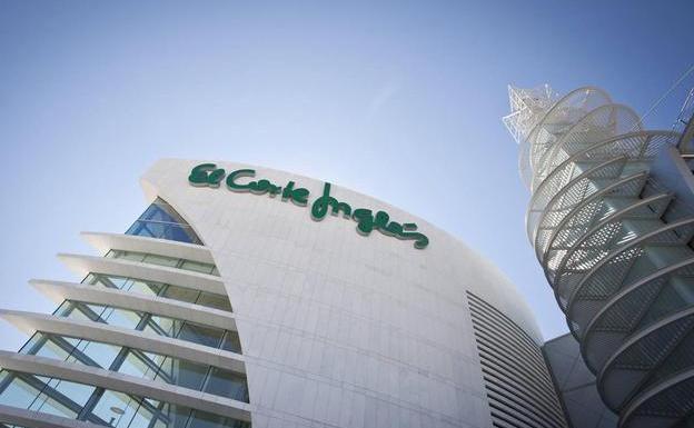 El Corte Inglés ofrecerá salidas voluntarias a mayores de 59 años de sus oficinas