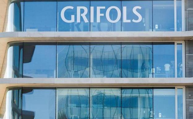 Grifols anuncia 2.300 despidos, un centenar en España