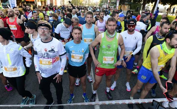 Boufars Hicham y Mercedes Pila se coronan en la maratón de Murcia 2023