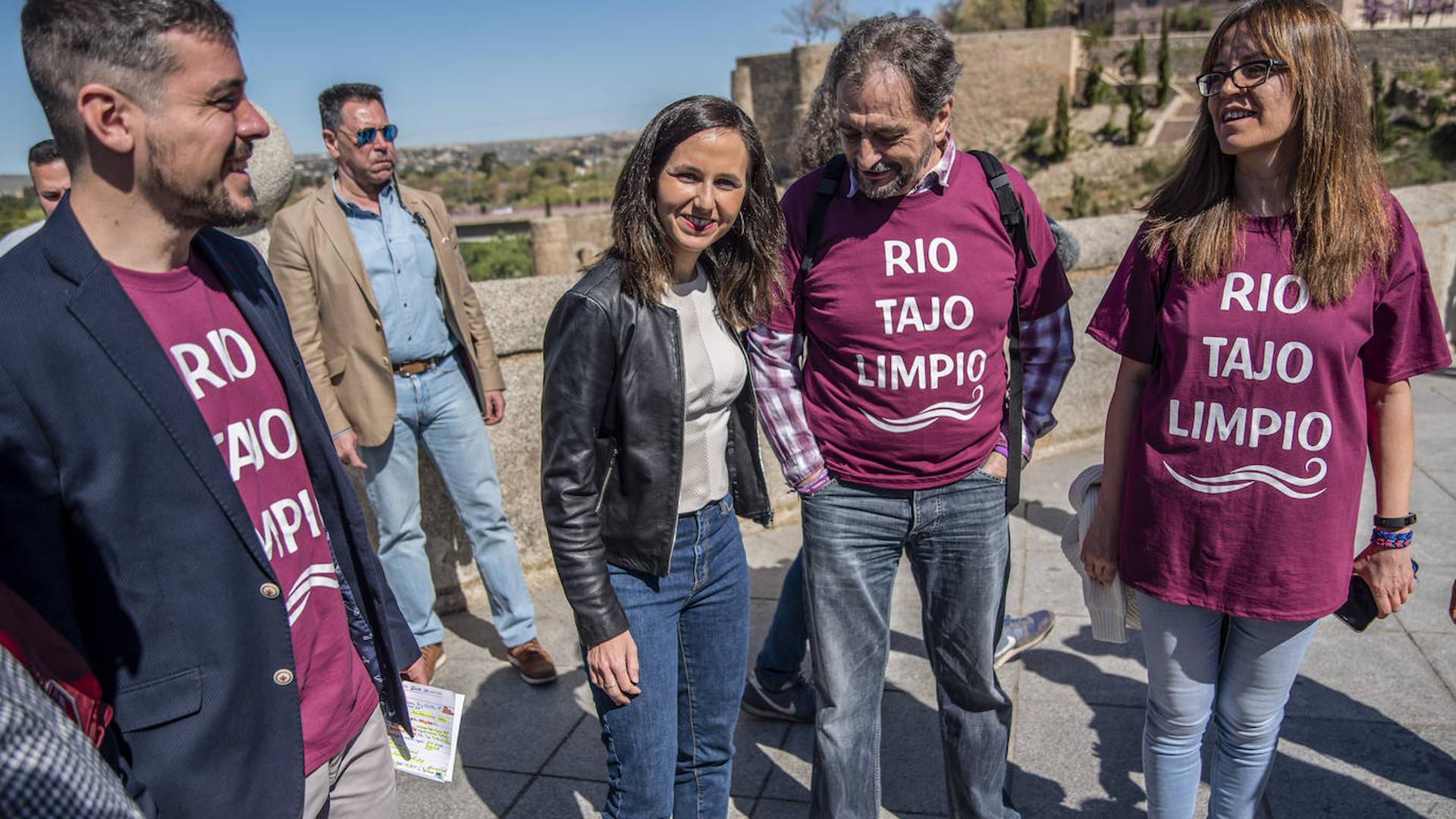 Ione Belarra se compromete a dotar al Tajo de personalidad jurídica, como el Mar Menor