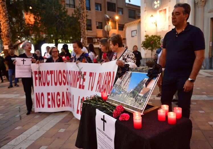 El Ayuntamiento de Murcia recorta un carril de tráfico privado en la calle mayor de Espinardo