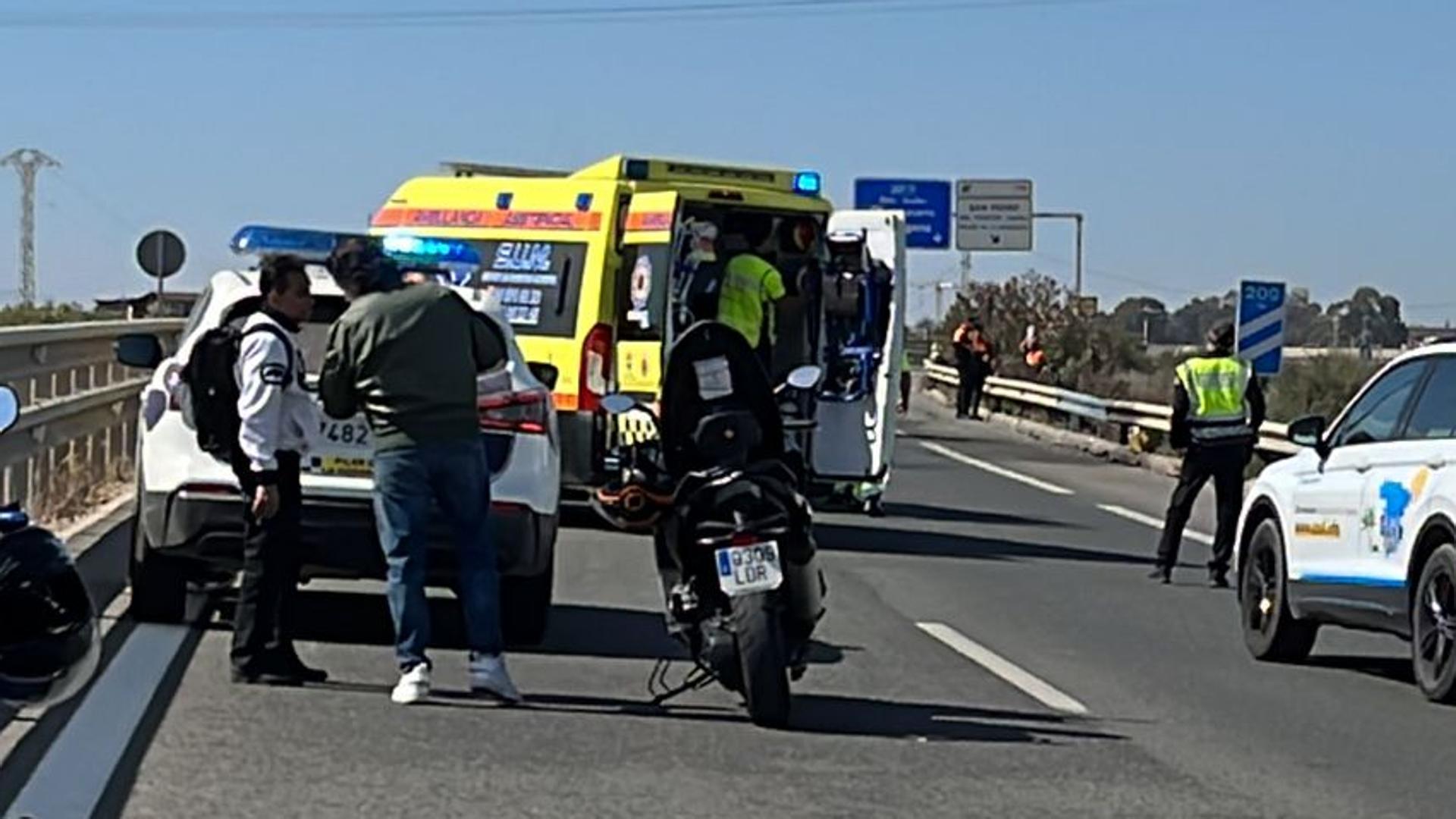 Dos fallecidos al chocar cuando un turismo circulaba en dirección contraria por la AP-7, a la altura de Pilar de la Horadada