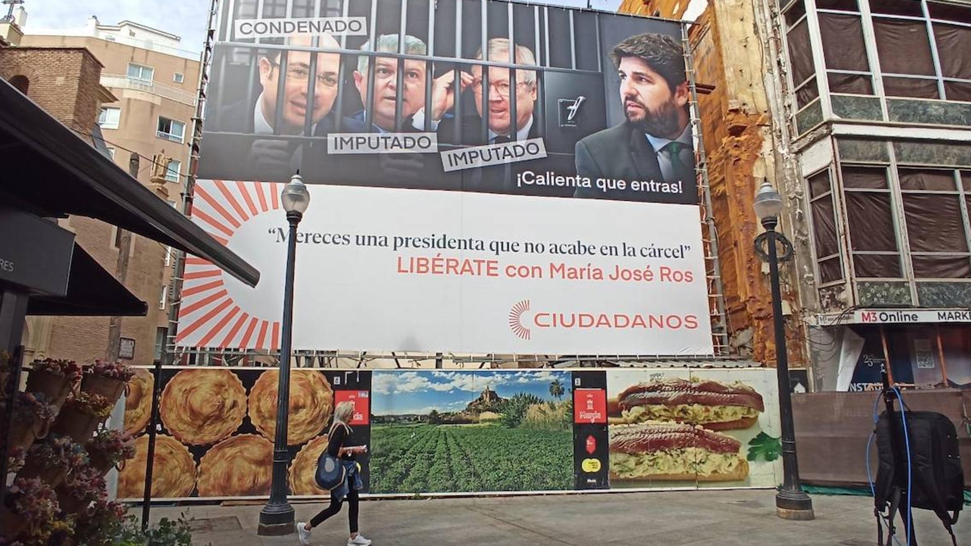 Polémico cartel electoral de Ciudadanos en el centro de Murcia