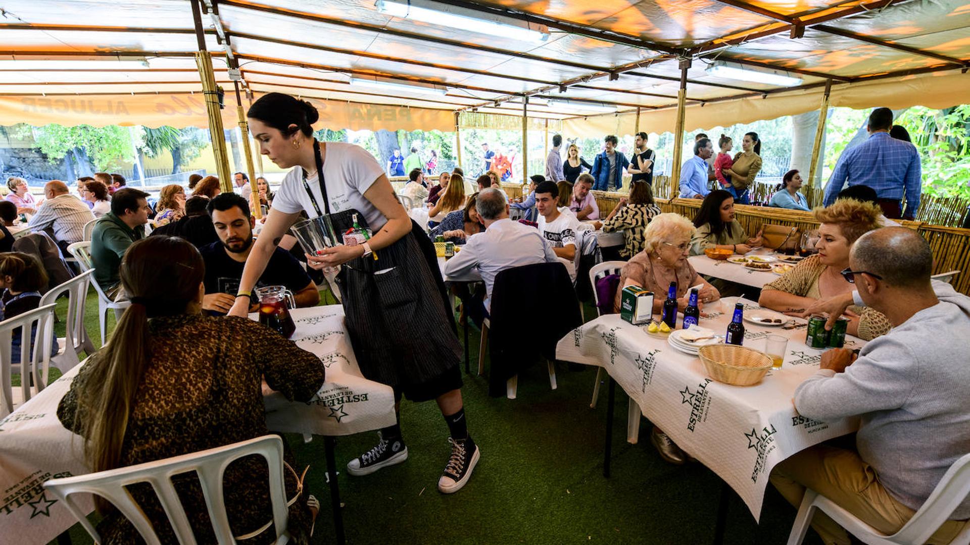 Las barracas abren sus puertas: «Hay mucha alegría y ganas de fiesta»