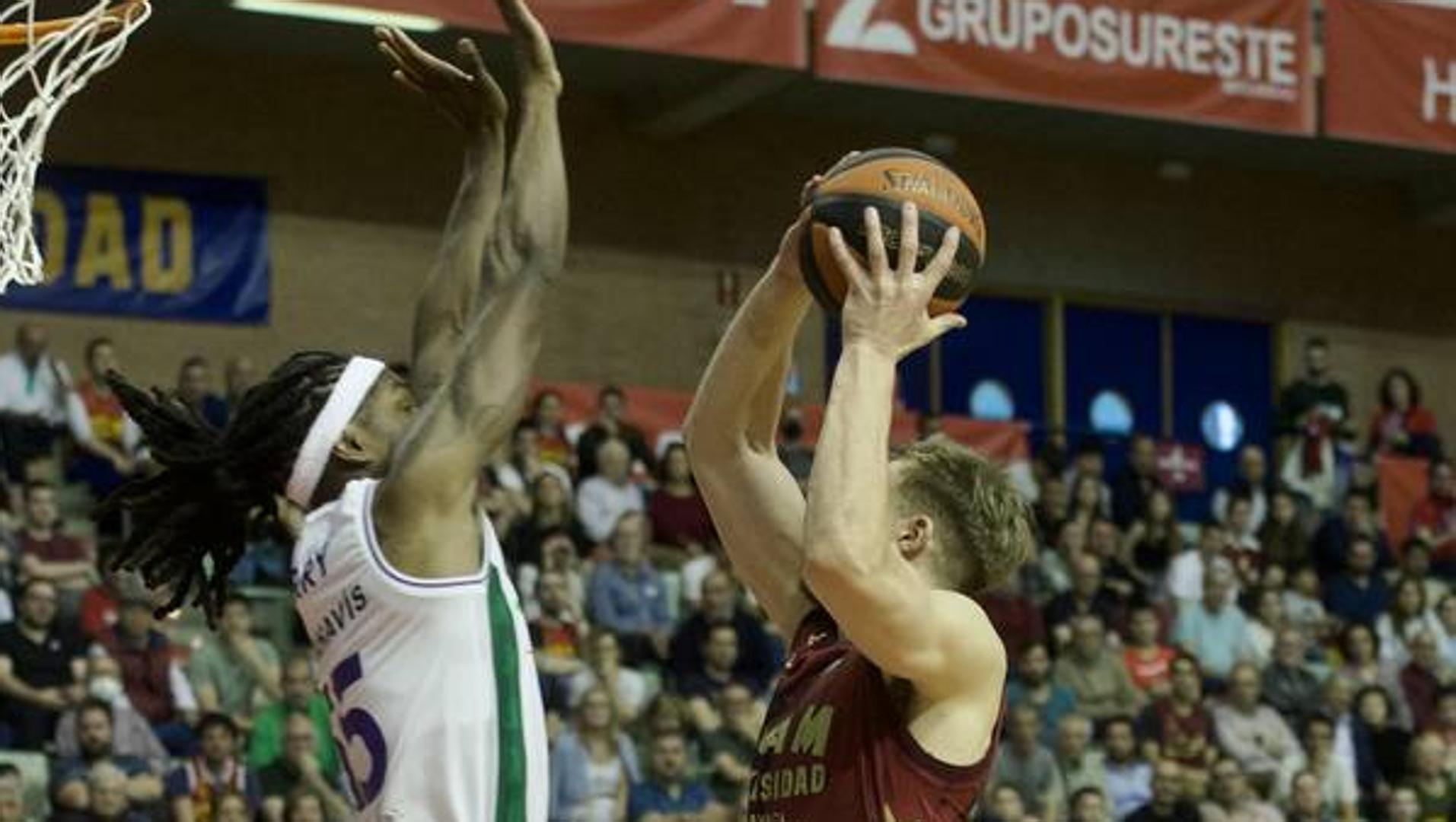 A la batalla por la Final Four sin fichajes