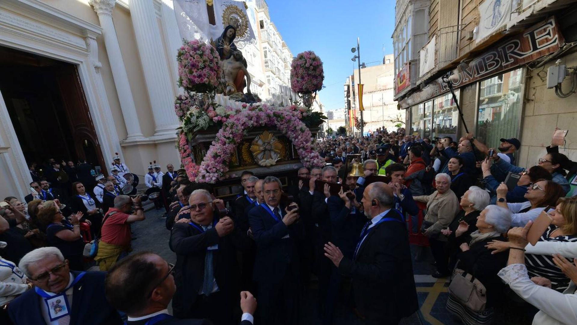 La Virgen de la Caridad recorre Cartagena por sus 300 años