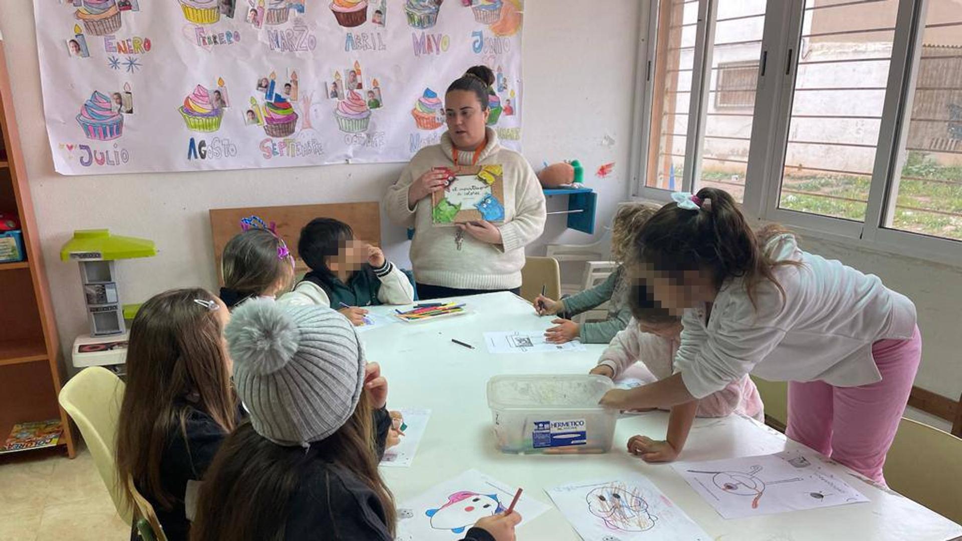 Juegos, talleres y excursiones, el pegamento que une a los niños y jóvenes de La Unión