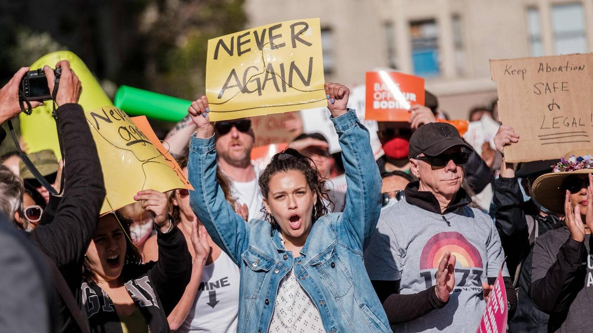 La píldora abortiva en Estados Unidos, en un limbo legal tras dos decisiones judiciales contrarias