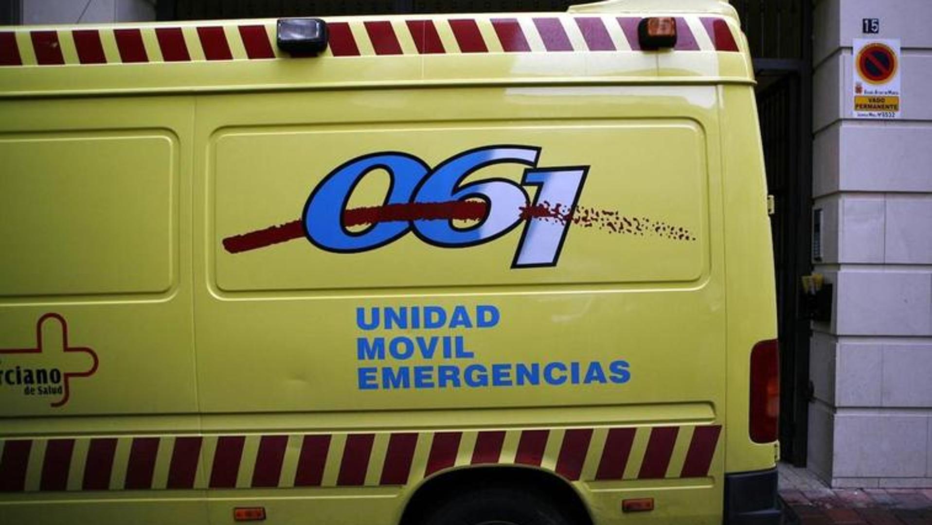 Herido de gravedad al chocar y quedar atrapado dentro de su vehículo en Totana