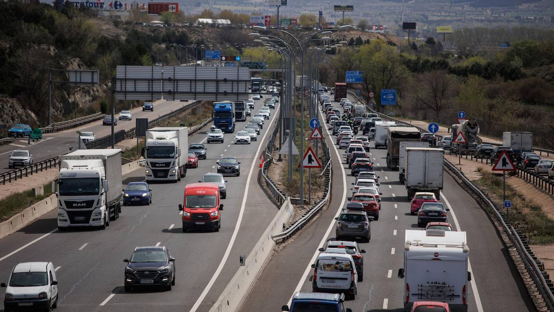 Consejos para sobrevivir a un atasco durante el puente de mayo