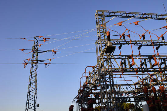 La tarifa regulada de luz será casi gratis entre las 12 y las 18 horas este domingo