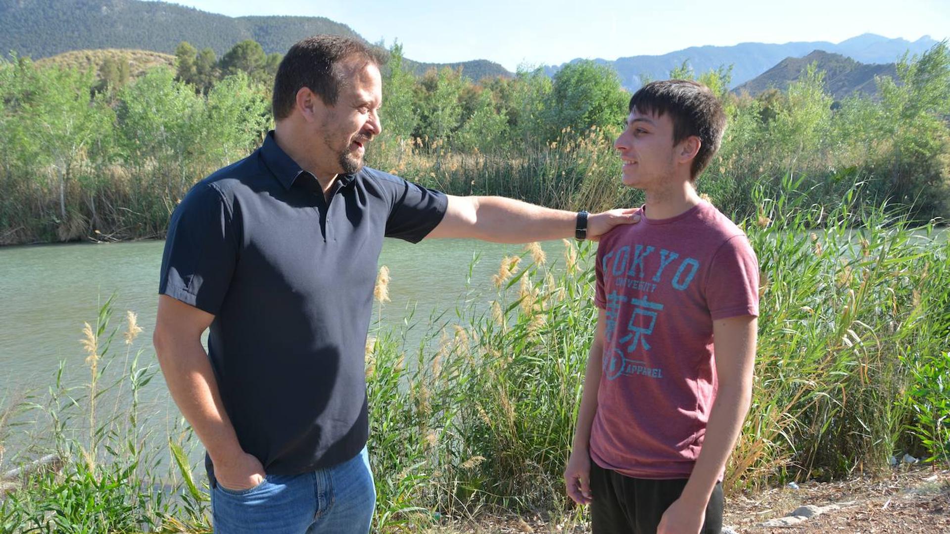 Un policía salva la vida a un joven tras atragantarse en una comunión en Blanca