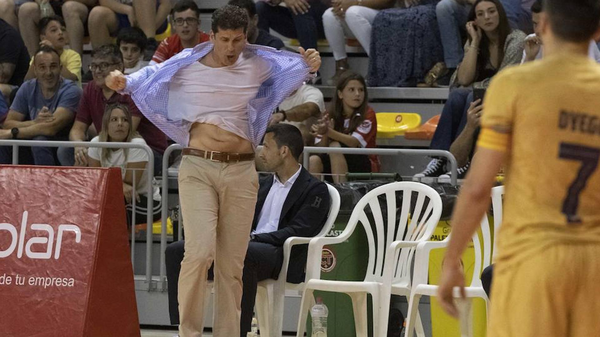 El entrenador del Jimbee, Duda, es sancionado con dos partidos