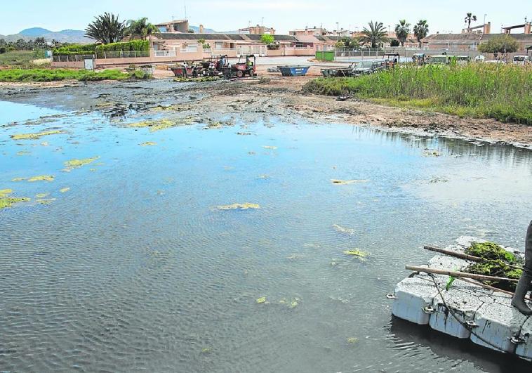 Los partidos plantean reforzar los controles en el Mar Menor, pero discrepan sobre las fórmulas