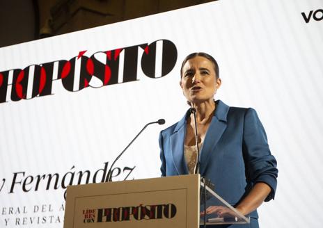 Imagen secundaria 1 - Arriba. Nadia Calviño, vicepresidenta del Gobierno y ministra de Hacienda. Debajo. Samary Fernández Feito, directora general del Área de Lujo, Estilo de Vida y Revistas de Vocento; y el empresario y 'evangelista digital' Vala Afshar.