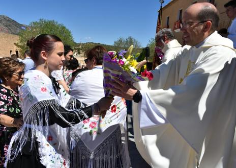 Imagen secundaria 1 - Miles de pétalos para la Vera Cruz en Caravaca