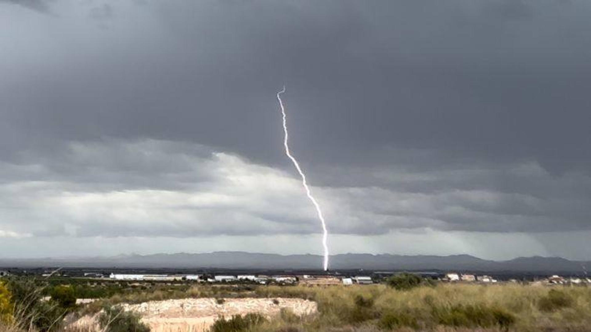 La tormenta deja granizadas e intensas lluvias a su paso por la Región