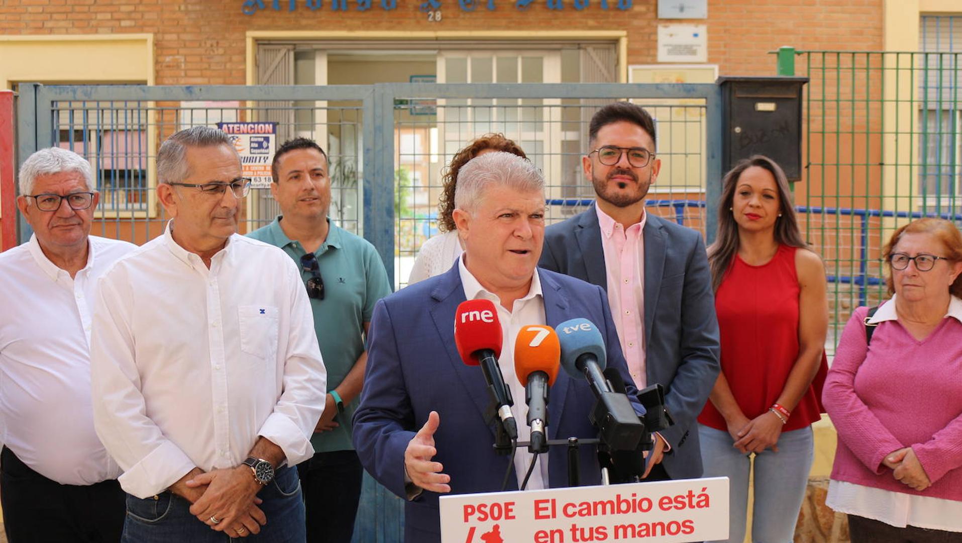 Vélez se compromete a subir la inversión en educación hasta el 5% del PIB regional