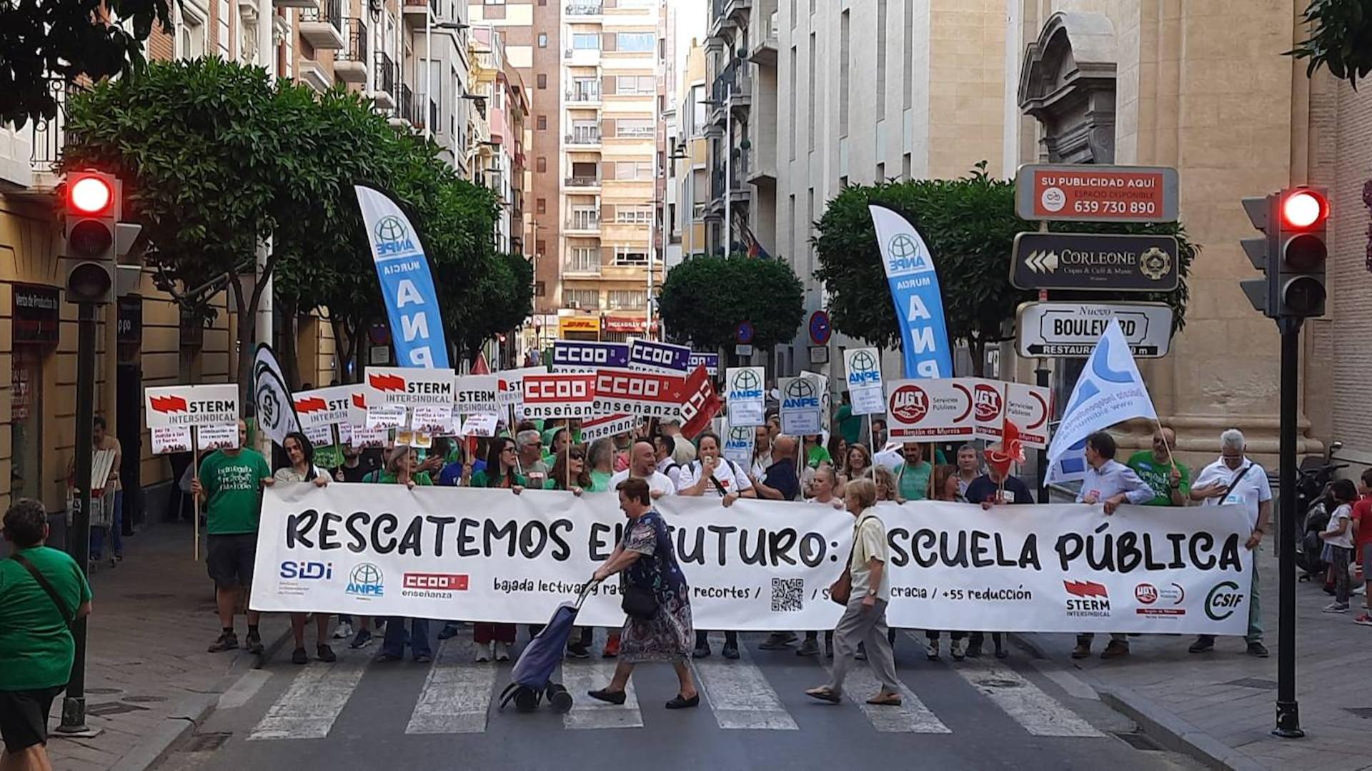 Los docentes claman por la escuela pública en Murcia