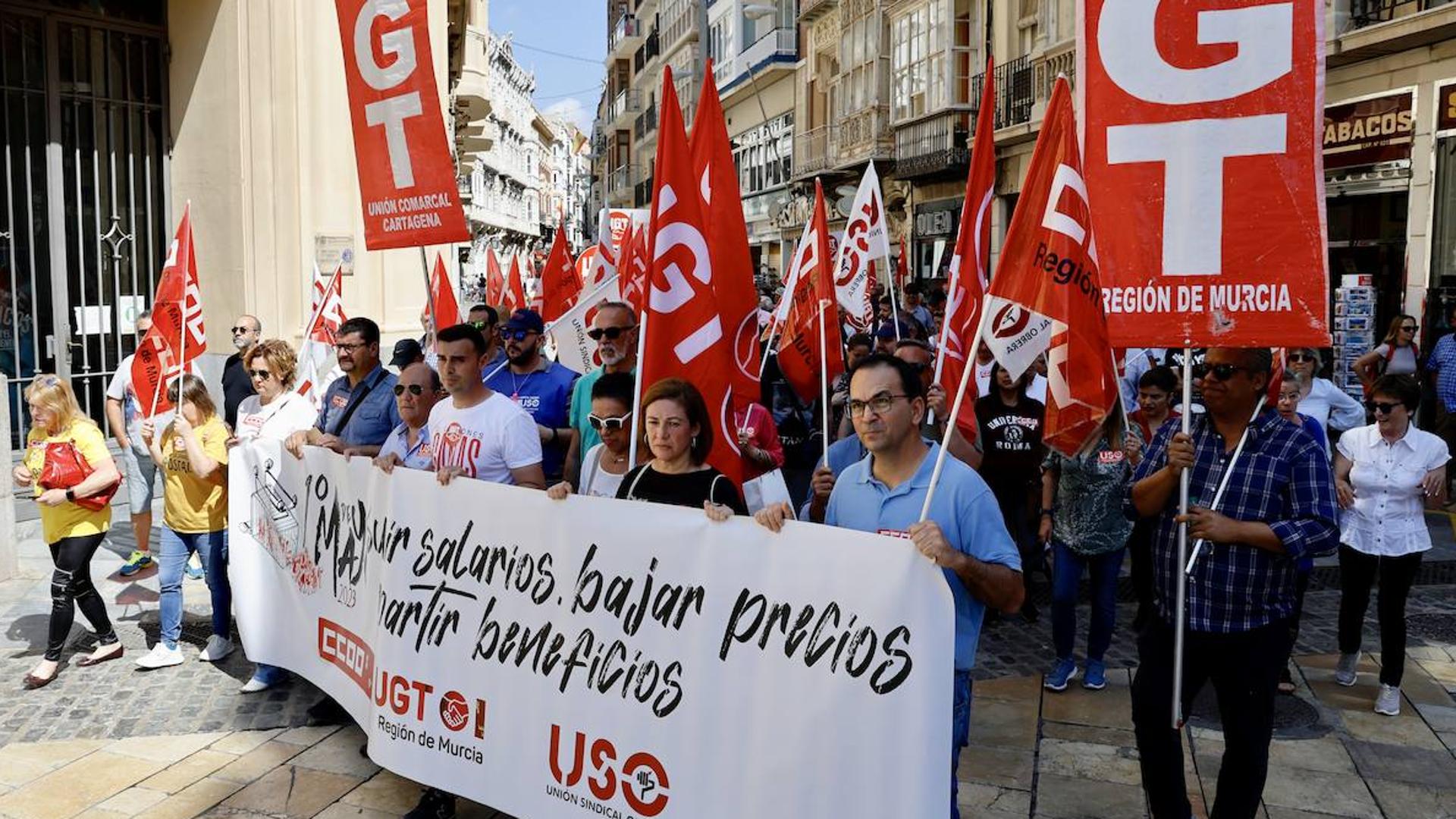 Trabajadores y sindicatos exigen en Cartagena subir los salarios para combatir la inflación