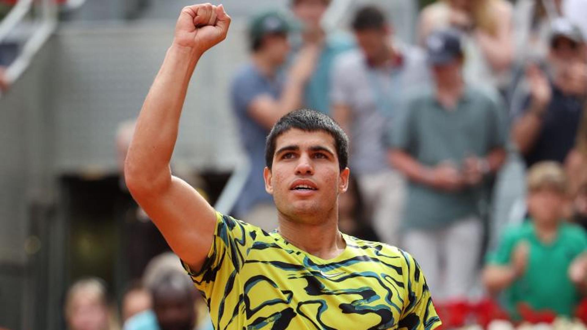 Alcaraz vuelve a arrollar a Zverev en Madrid