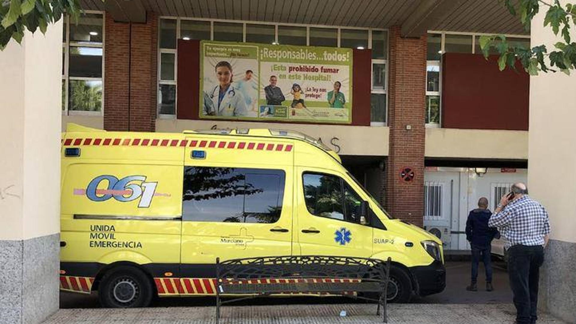 Trasladan a La Arrixaca a una niña de 8 años tras caer desde una altura de 2 metros en Murcia