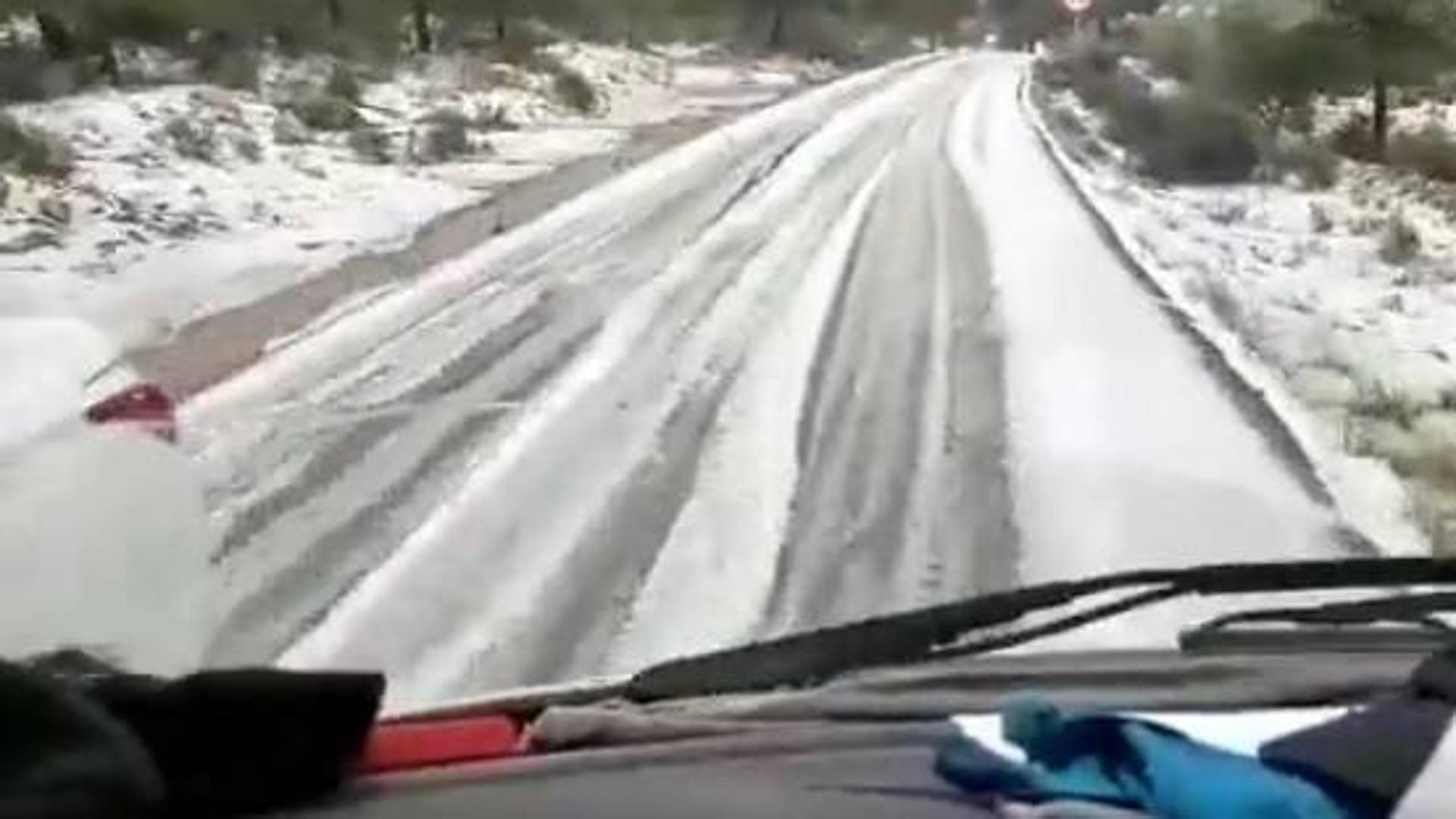 El granizo sorprende a los vecinos de Las Terreras y Zarzalico en Lorca