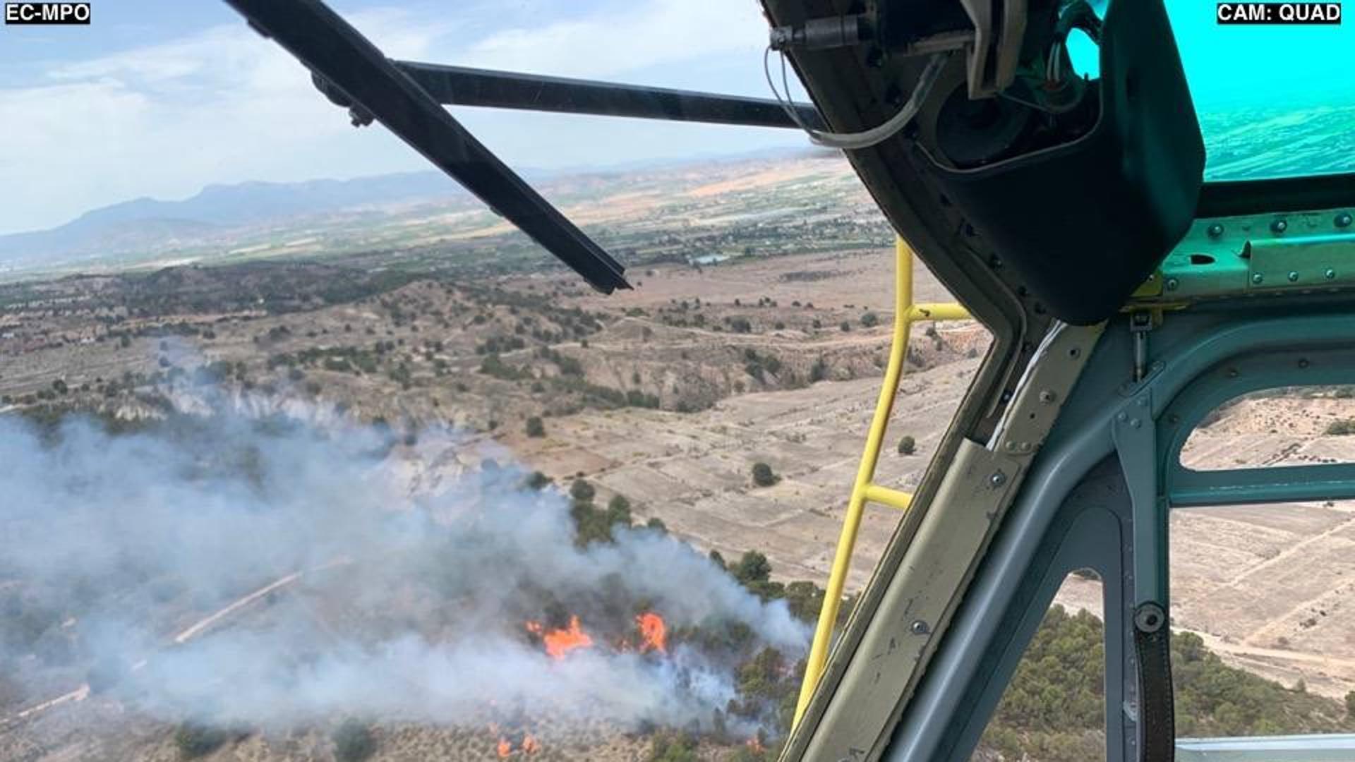 Un incendio activo en Sangonera la Verde arrasa 2.800 metros cuadrados