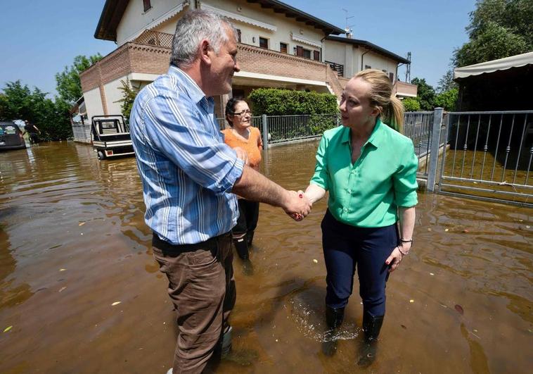 Italia sigue desbordada por las inundaciones: más de 23.000 desplazados, 600 calles cerradas, sin internet…