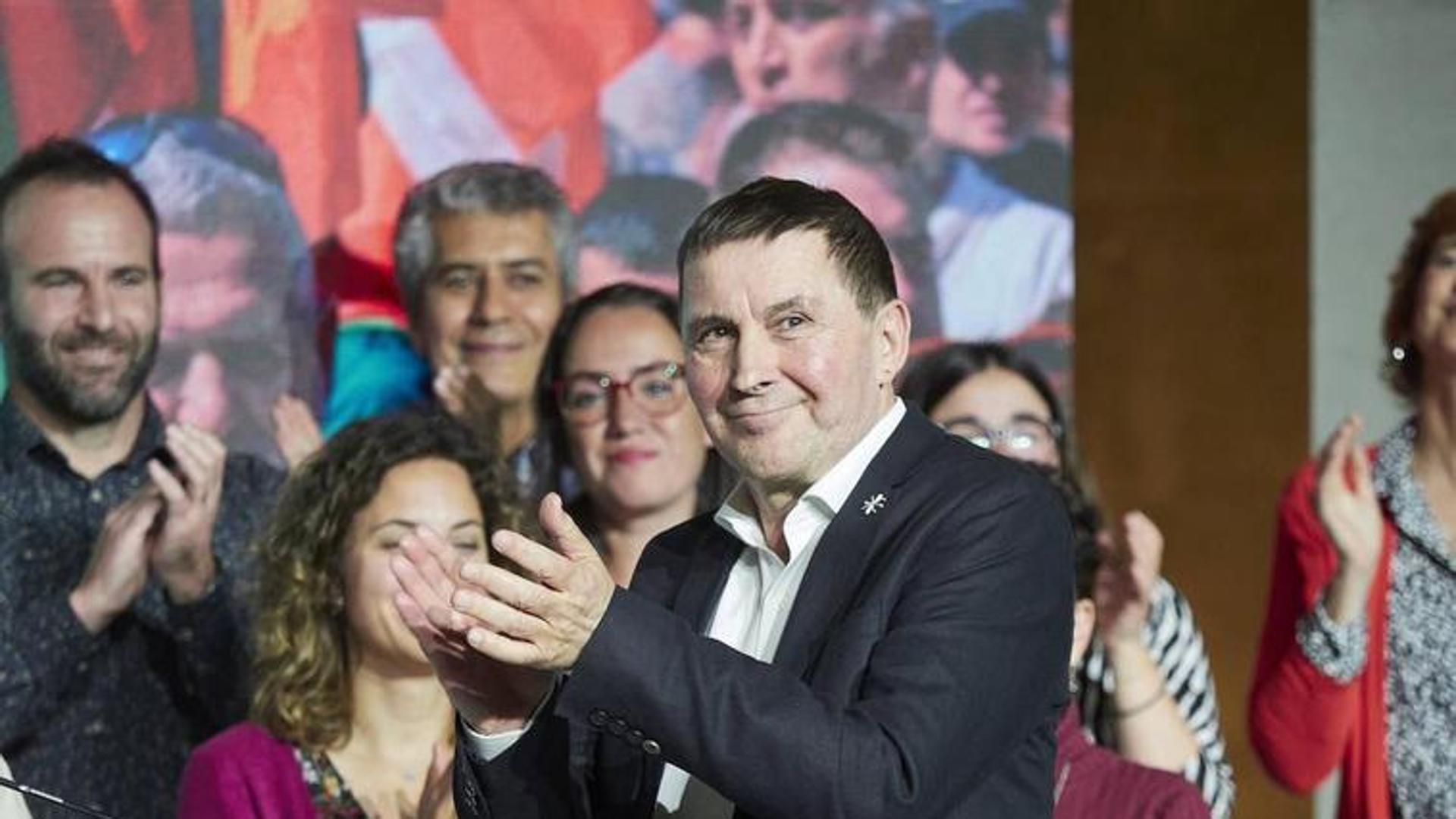 Otegi acusa a las «cloacas del Estado» de impulsar una campaña contra EH Bildu