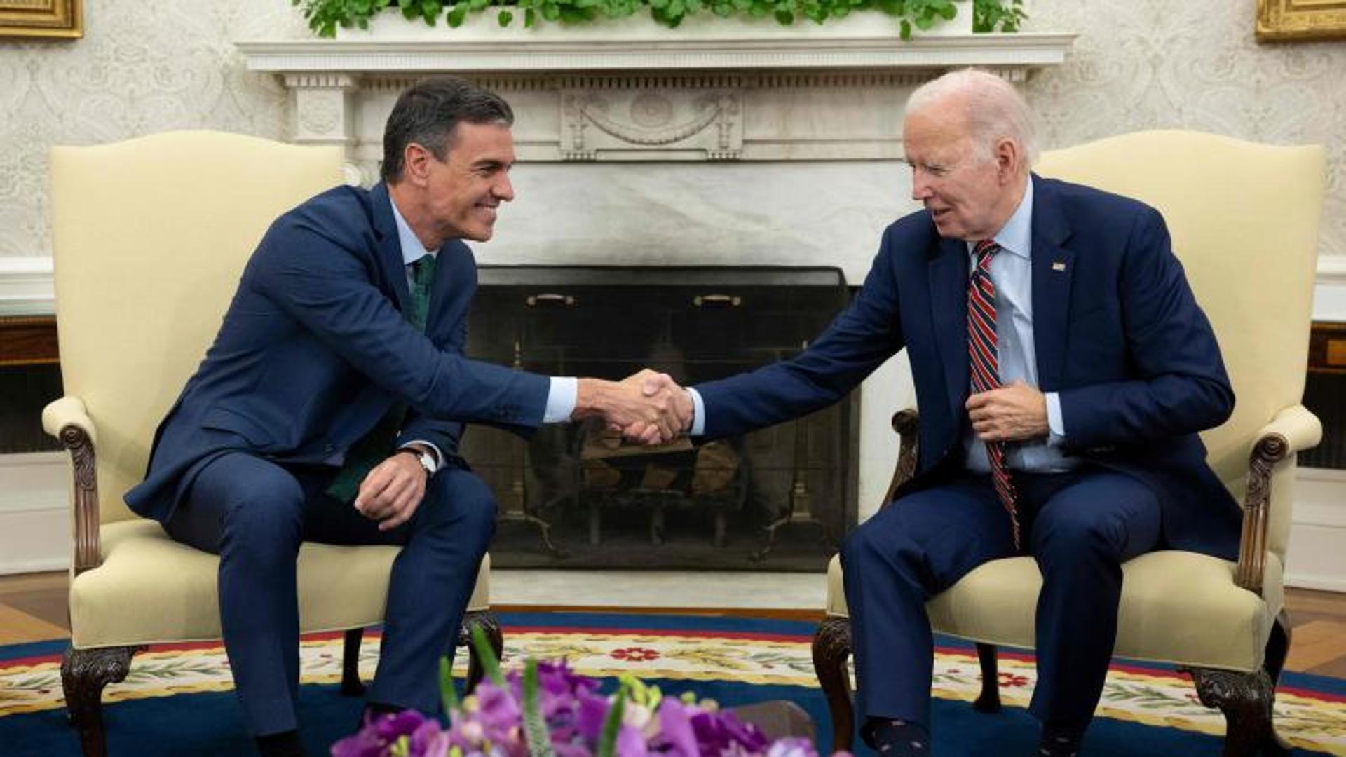 Biden agradece a Sánchez el pacto para derivar inmigrantes a España y el apoyo en Rota