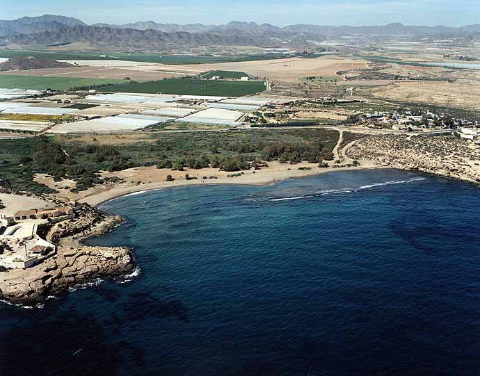 Fallece un bañista de 17 años en una playa de Águilas