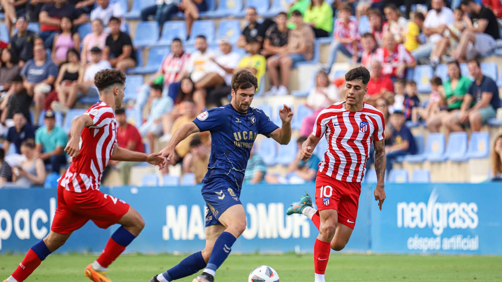 Carlos Martín complica al UCAM