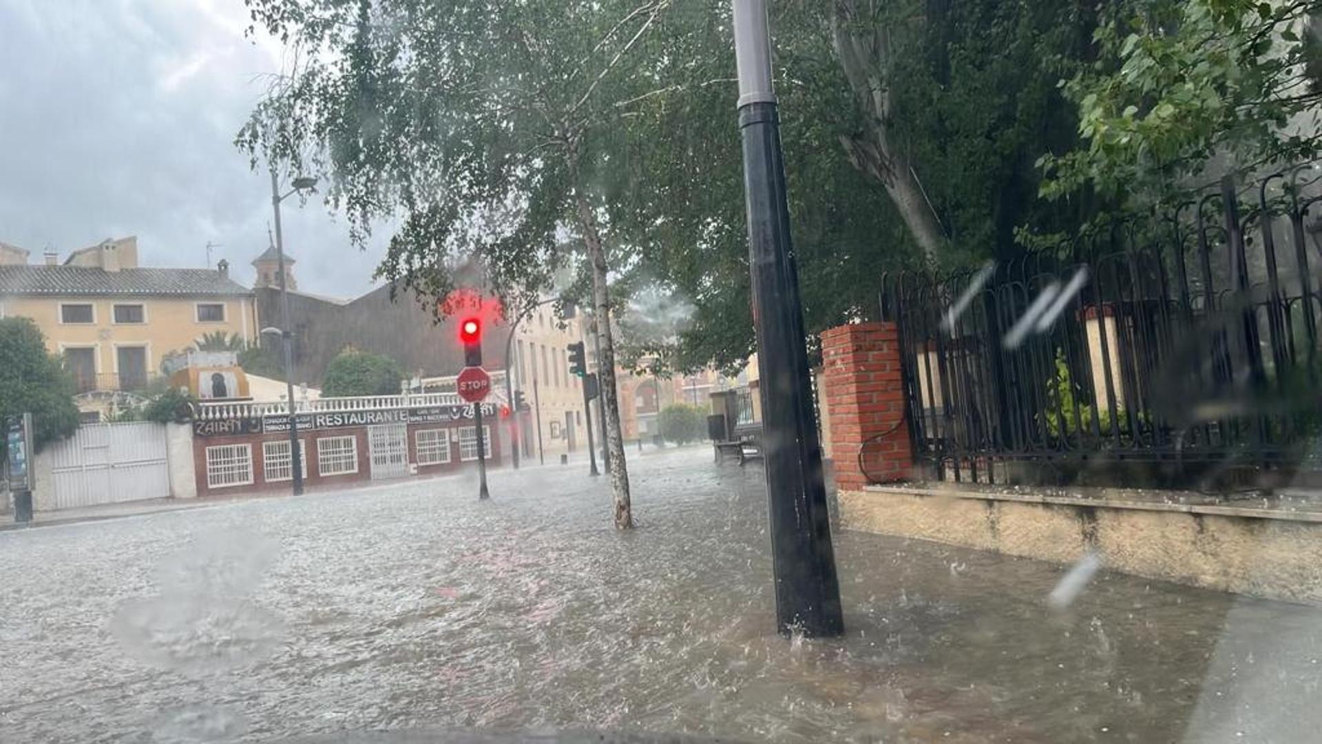 Elevan a nivel naranja el aviso por tormentas en parte de la Región de Murcia