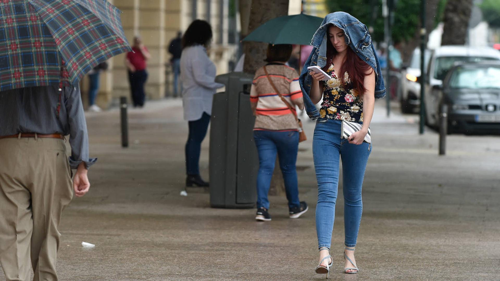 Aviso amarillo por lluvia y tormenta en la Vega del Segura y el Altiplano para este martes