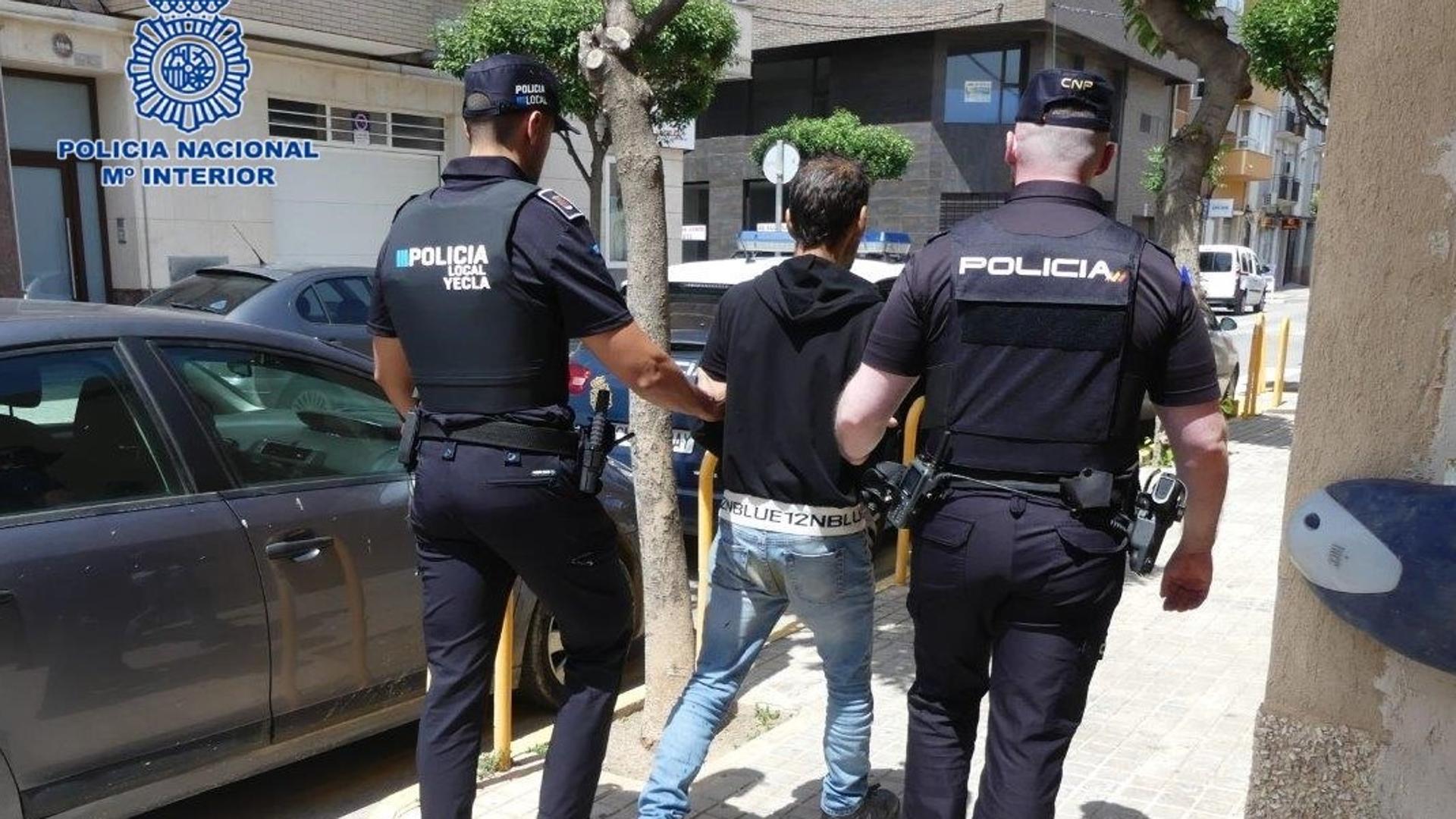 Detenido por robar la caja registradora de un supermercado de Yecla