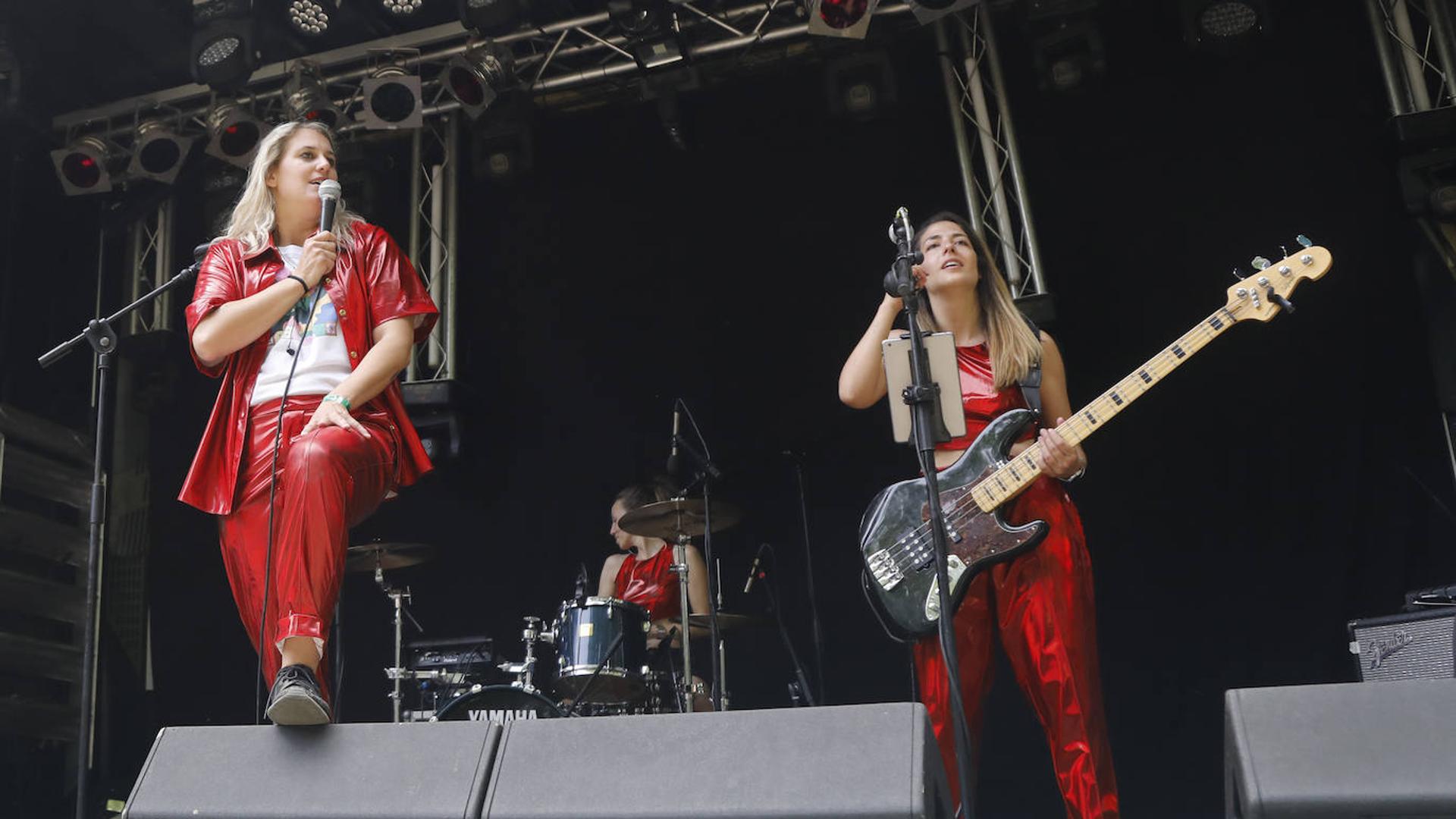 Interrumpen el concierto de la cantante Rocío Saiz en el Orgullo de Murcia por enseñar los pechos