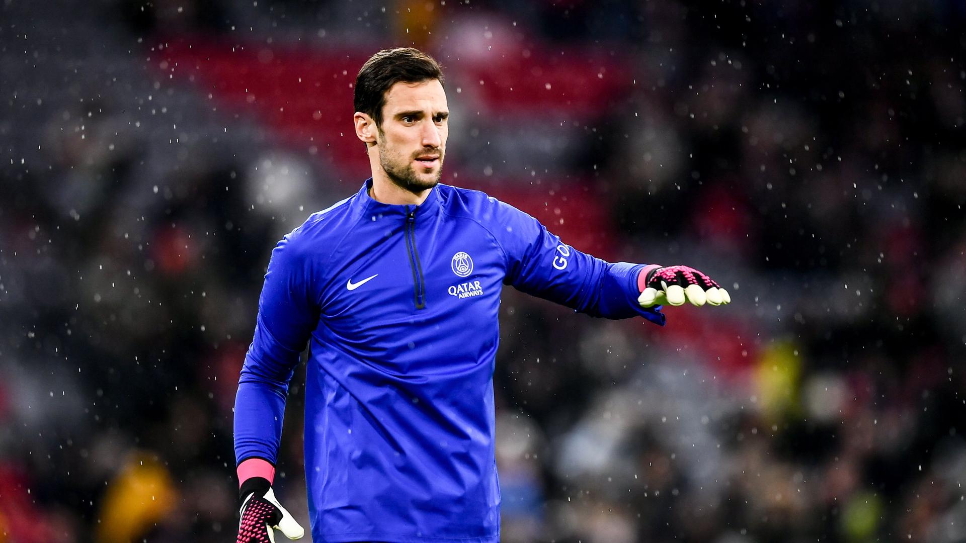 Sergio Rico sale del coma y está consciente