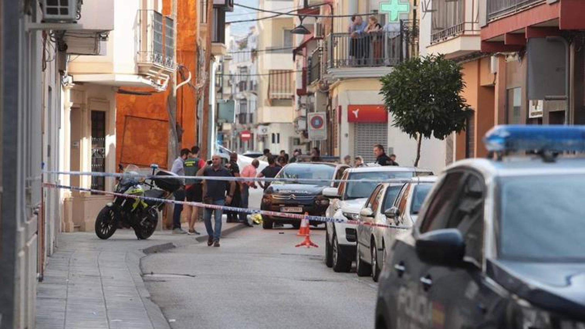 Muere un policía en Andújar en una pelea entre vecinos y su agresor es abatido a tiros